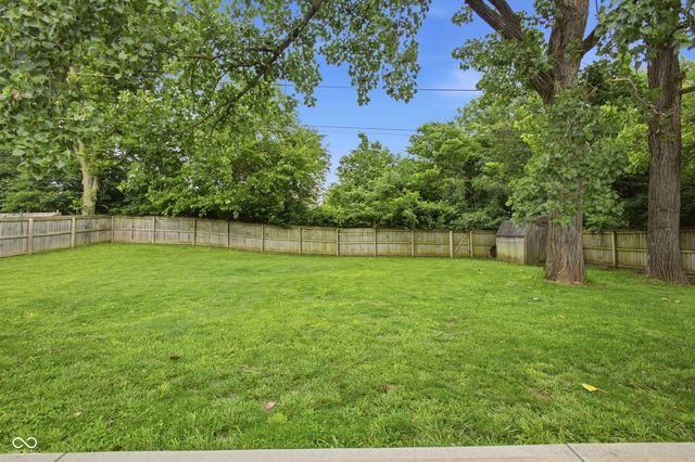 975 Stonegate Road, Greenwood, IN 46142