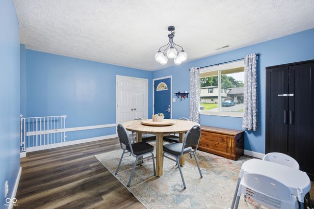 975 Stonegate Road, Greenwood, IN 46142