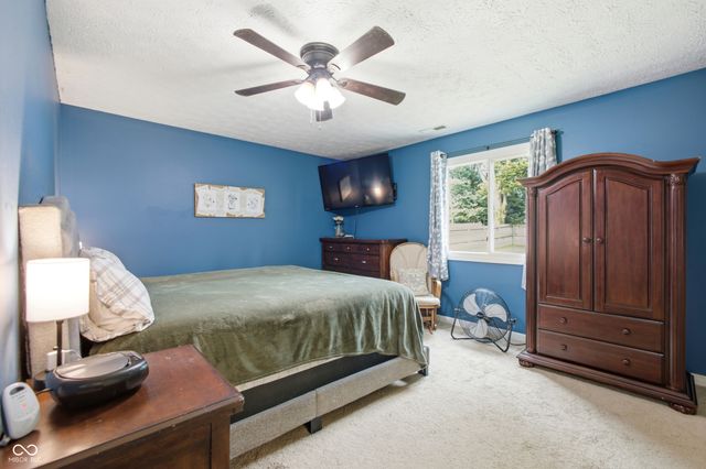 975 Stonegate Road, Greenwood, IN 46142