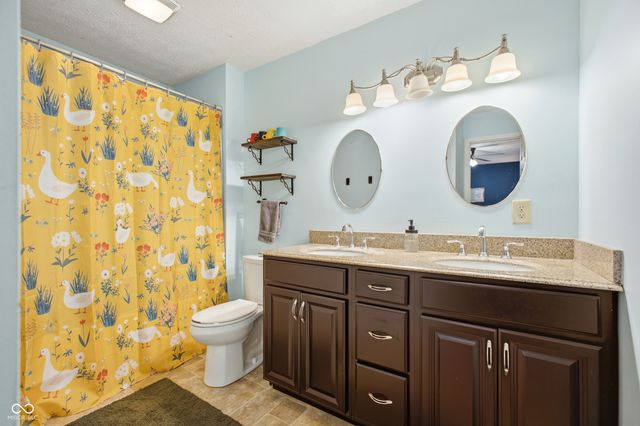 975 Stonegate Road, Greenwood, IN 46142