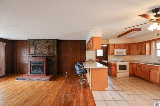 178 Lawson Ln, Benton, KY 42025