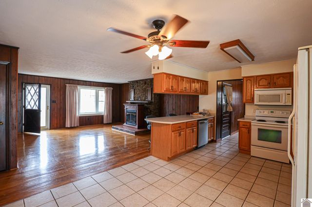 178 Lawson Ln, Benton, KY 42025