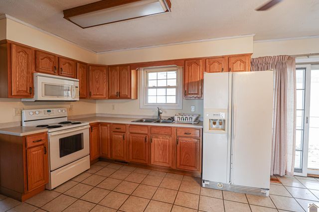 178 Lawson Ln, Benton, KY 42025