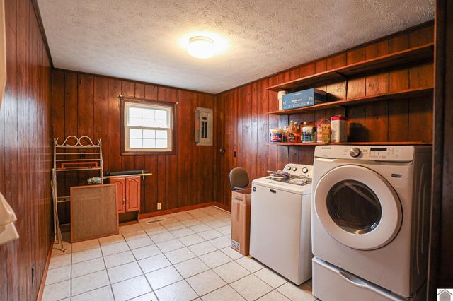 178 Lawson Ln, Benton, KY 42025