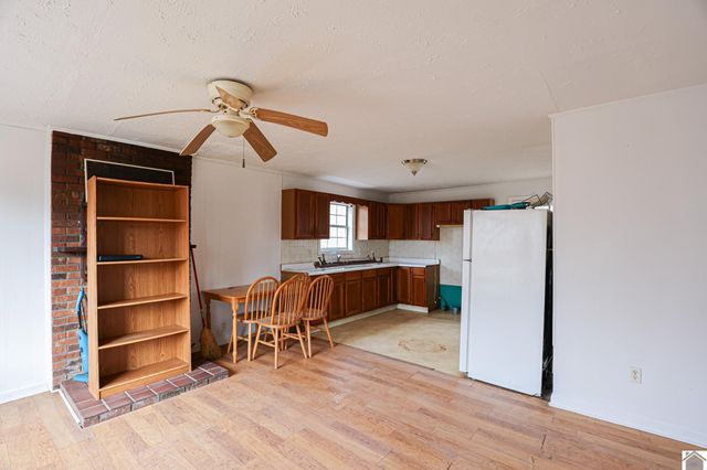 178 Lawson Ln, Benton, KY 42025