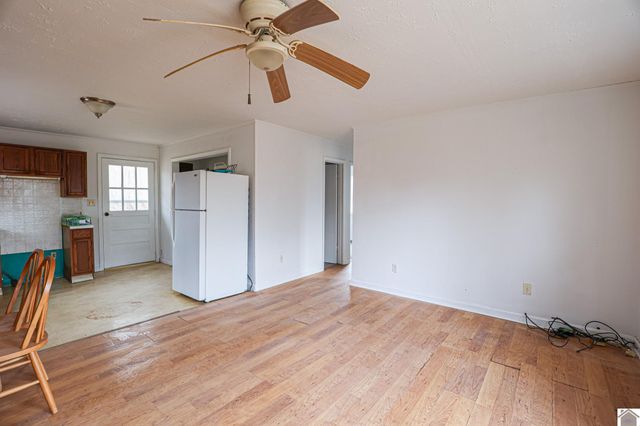 178 Lawson Ln, Benton, KY 42025