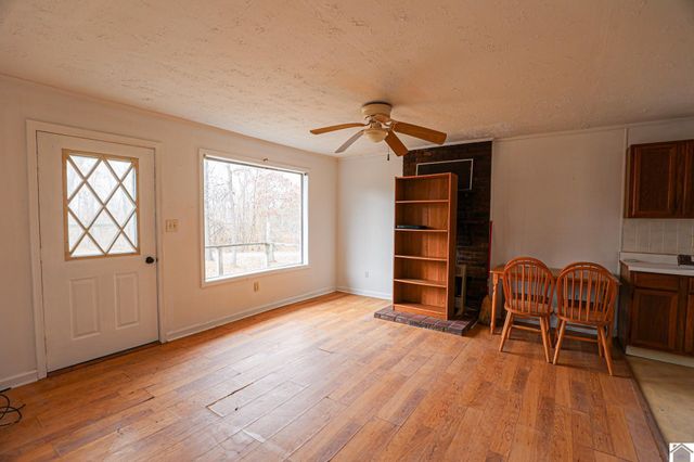 178 Lawson Ln, Benton, KY 42025