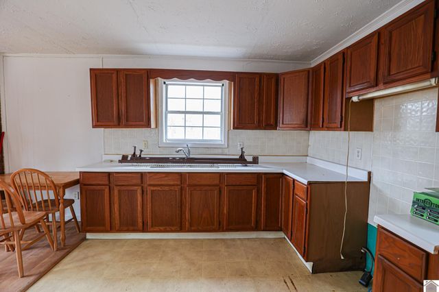 178 Lawson Ln, Benton, KY 42025