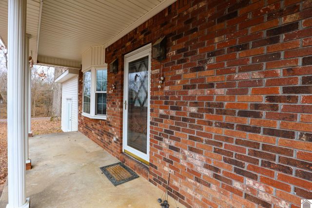 178 Lawson Ln, Benton, KY 42025