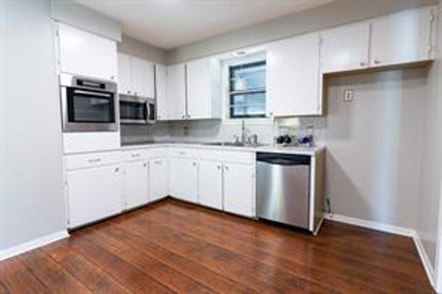 465 N Horton Street, La Grange, TX 78945