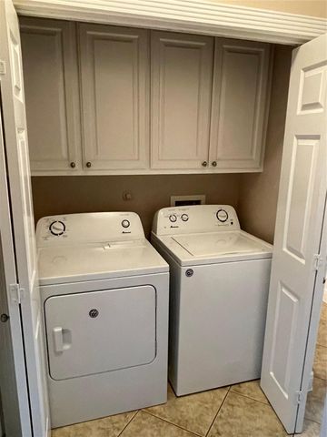 1018 S Booth Lane, Alvin, TX 77511