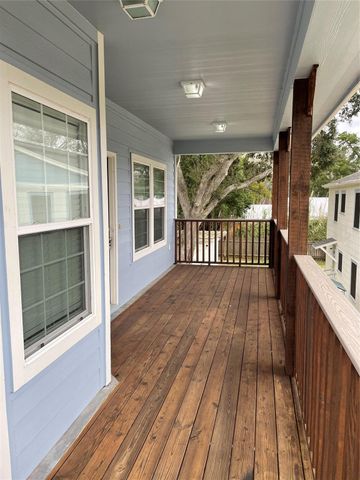 1018 S Booth Lane, Alvin, TX 77511