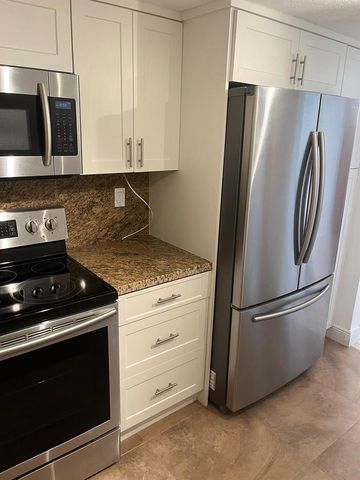 5415 COLLINS Avenue 202A, Miami Beach, FL 33140