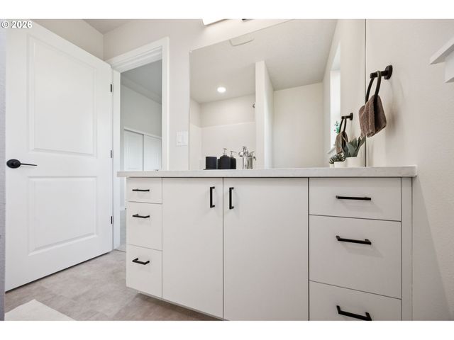 1529 Se TENINO St, Portland, OR 97202