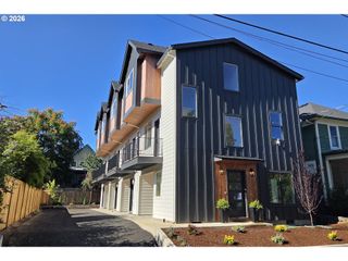 1529 Se TENINO St, Portland, OR 97202