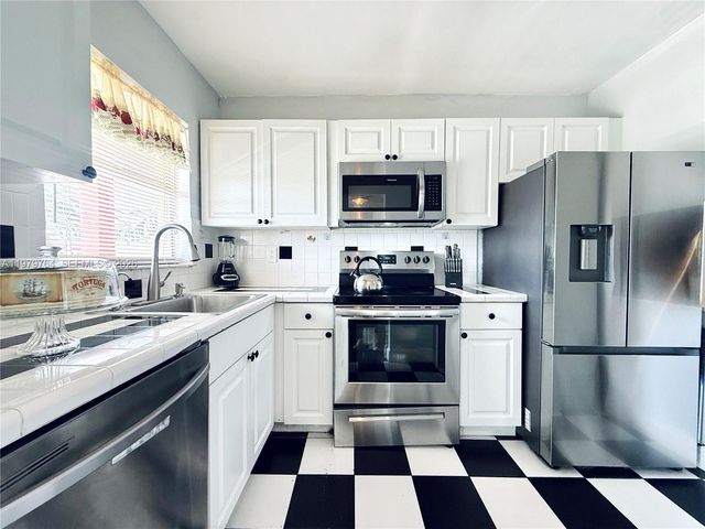 7891 N Sunrise Lakes Dr 310, Sunrise, FL 33322