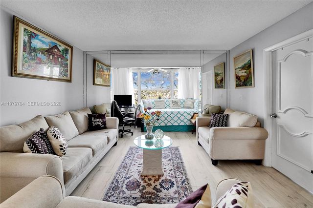 7891 N Sunrise Lakes Dr 310, Sunrise, FL 33322