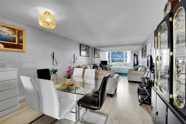 7891 N Sunrise Lakes Dr 310, Sunrise, FL 33322