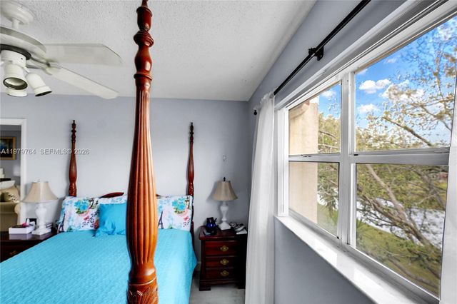 7891 N Sunrise Lakes Dr 310, Sunrise, FL 33322