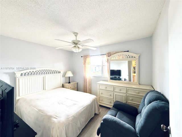 7891 N Sunrise Lakes Dr 310, Sunrise, FL 33322