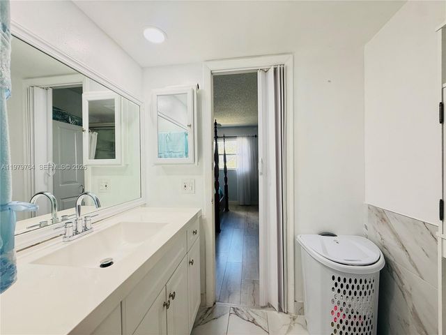 7891 N Sunrise Lakes Dr 310, Sunrise, FL 33322