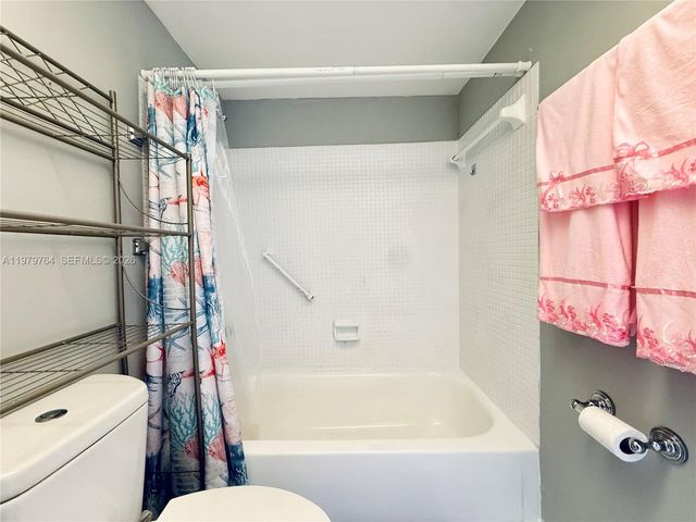 7891 N Sunrise Lakes Dr 310, Sunrise, FL 33322