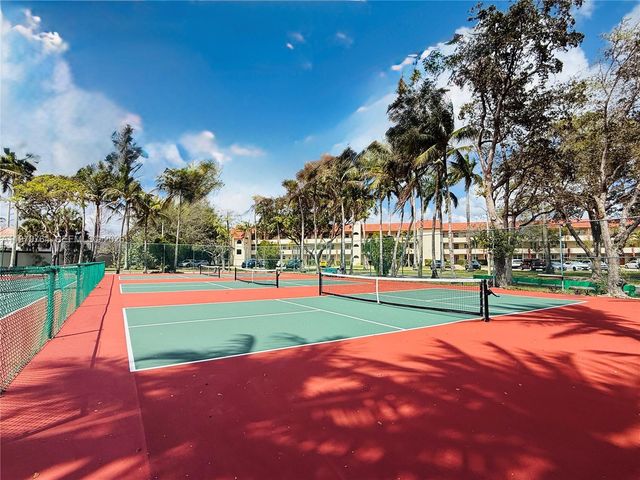 7891 N Sunrise Lakes Dr 310, Sunrise, FL 33322