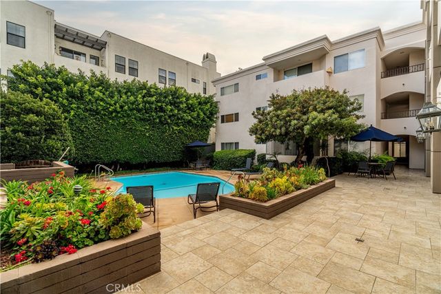 4637 Willis 208, Sherman Oaks, CA 91403