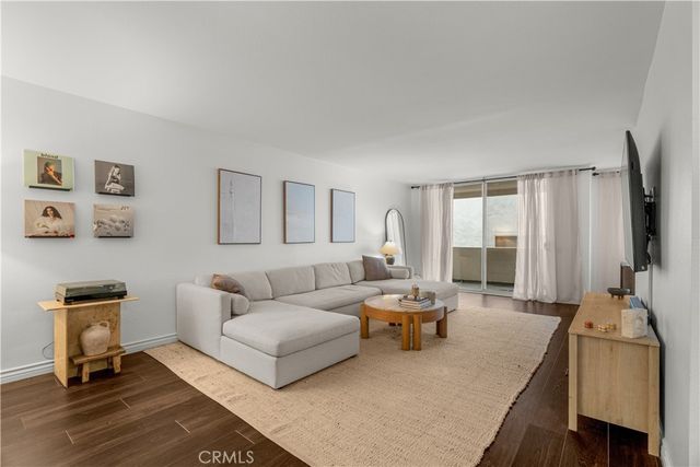 4637 Willis 208, Sherman Oaks, CA 91403