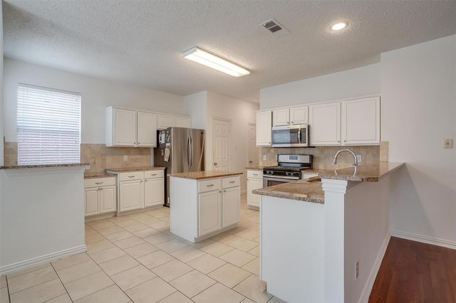 4601 Belladonna Drive, Fort Worth, TX 76123