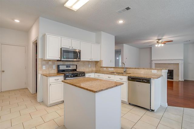 4601 Belladonna Drive, Fort Worth, TX 76123