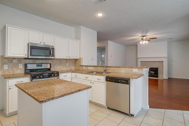 4601 Belladonna Drive, Fort Worth, TX 76123