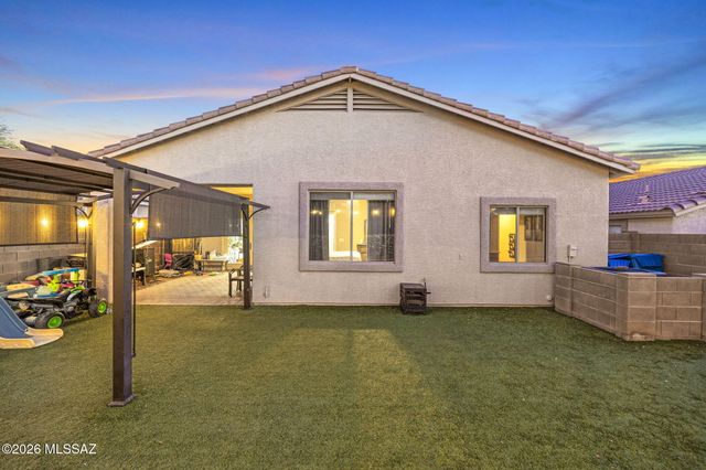 5520 W Crimson Bluff Drive, Marana, AZ 85658