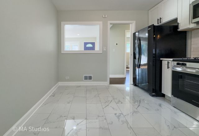 4256 Golf Road, Skokie, IL 60076