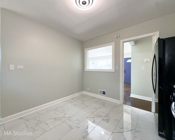 4256 Golf Road, Skokie, IL 60076