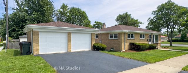 4256 Golf Road, Skokie, IL 60076