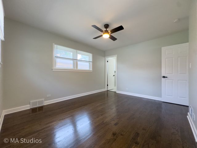 4256 Golf Road, Skokie, IL 60076