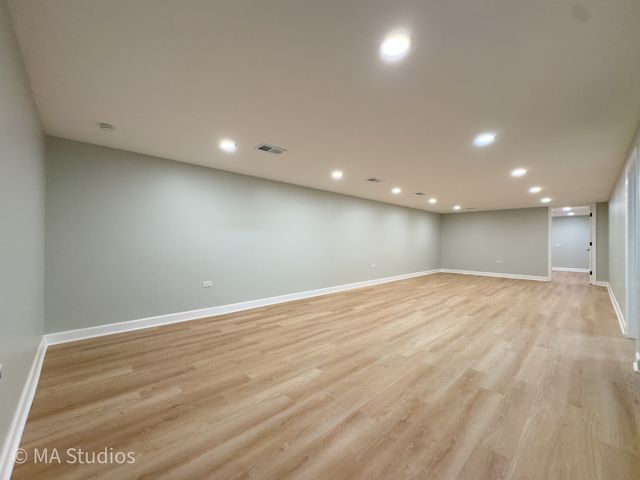 4256 Golf Road, Skokie, IL 60076