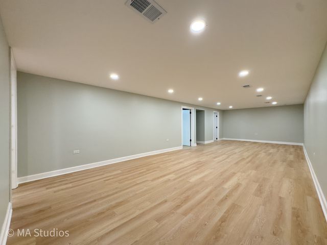 4256 Golf Road, Skokie, IL 60076