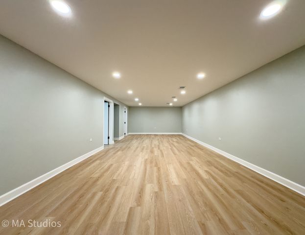 4256 Golf Road, Skokie, IL 60076