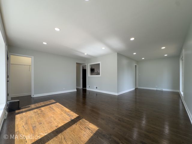 4256 Golf Road, Skokie, IL 60076