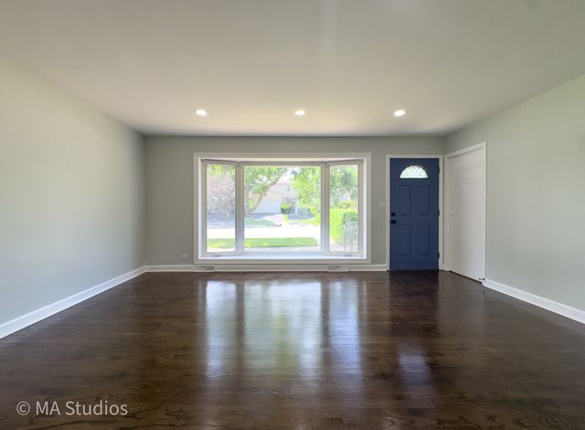 4256 Golf Road, Skokie, IL 60076