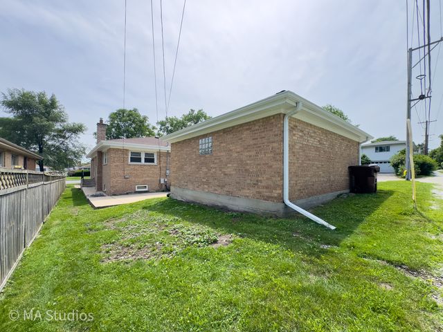 4256 Golf Road, Skokie, IL 60076