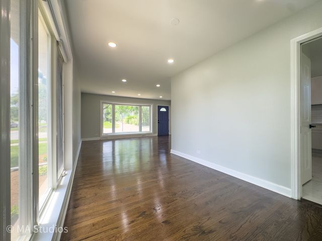 4256 Golf Road, Skokie, IL 60076