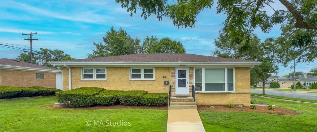 4256 Golf Road, Skokie, IL 60076