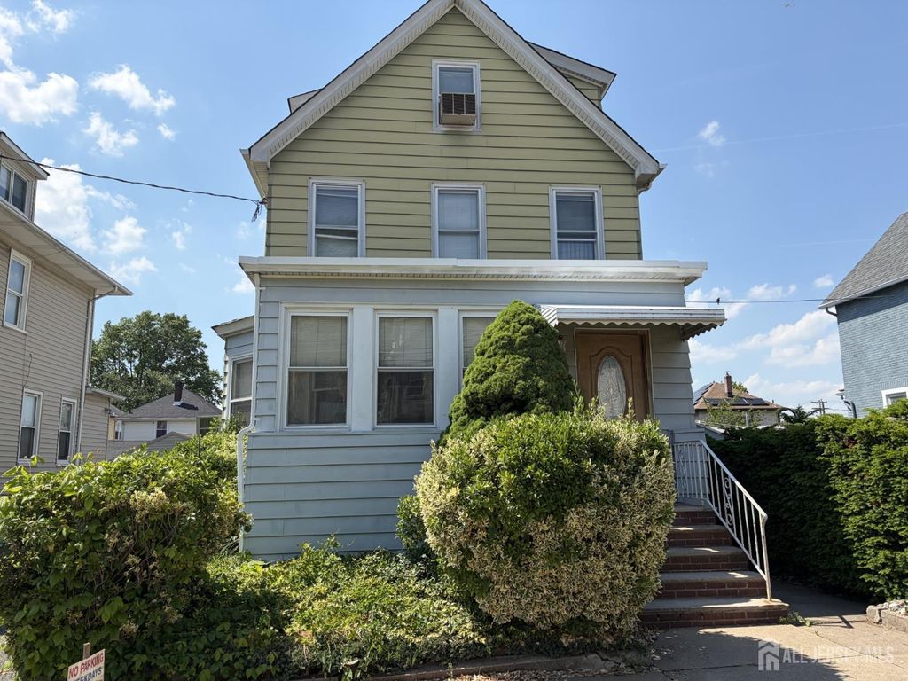 95 Emerson Street, Carteret, NJ 07008