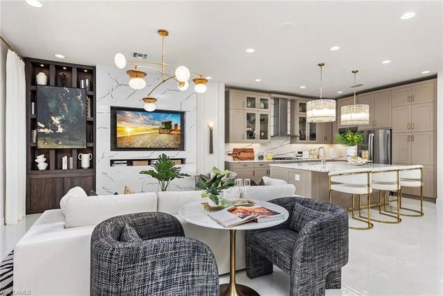 2538 Kingfisher DR, Naples, FL 34112