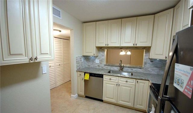 3071 Holiday Springs Boulevard 101, Margate, FL 33063