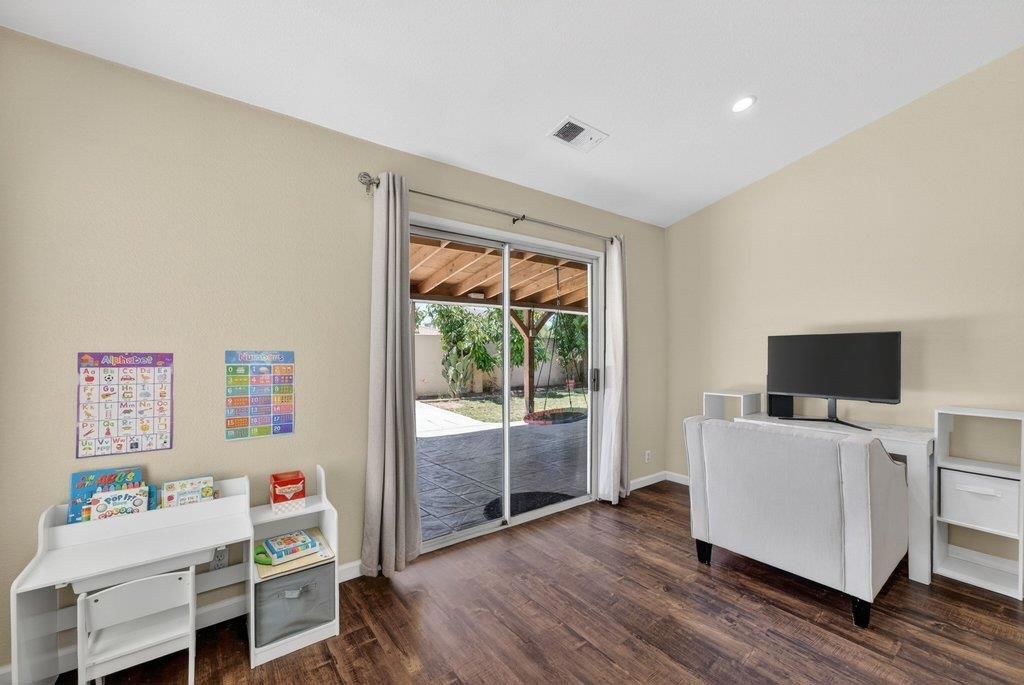 Image 15 of property listing at 651 Monte Carlo Drive, Hollister, CA 95023
