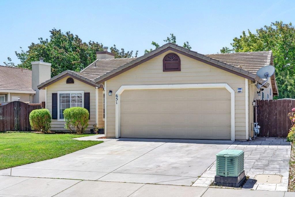 Image 2 of property listing at 651 Monte Carlo Drive, Hollister, CA 95023